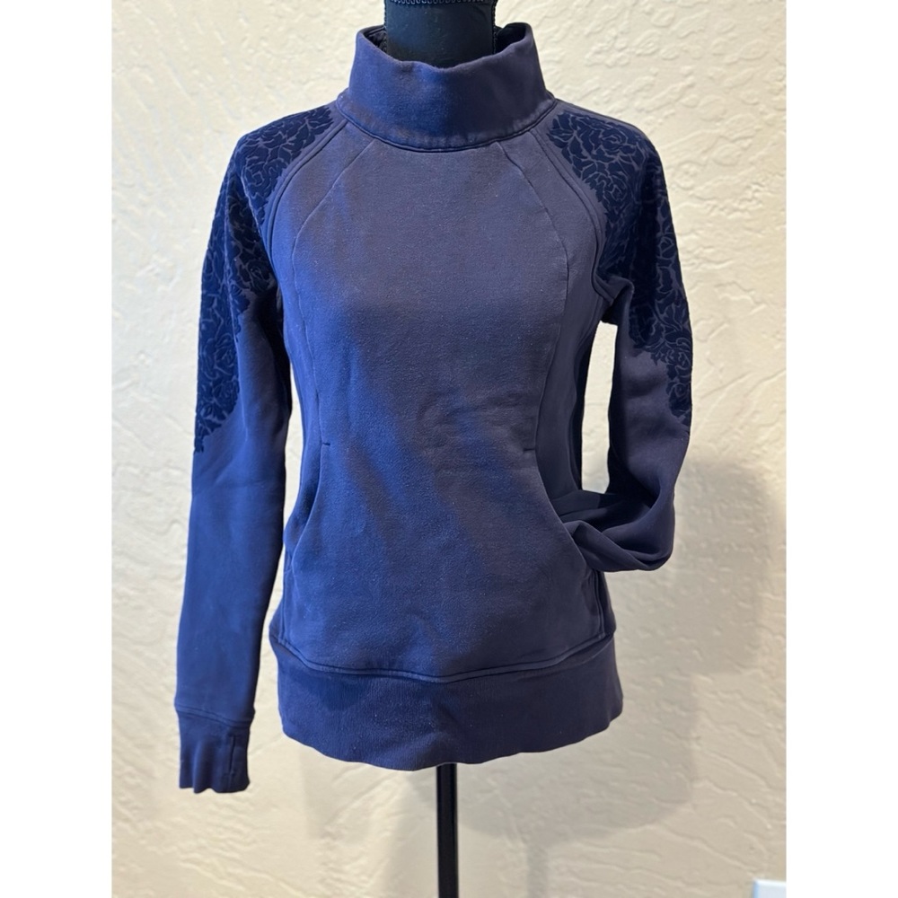 Lululemon floral flock pullover 6 navy